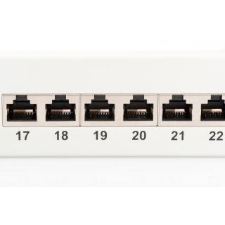 Patch panel 19" 24 porty, kat.6, S/FTP, 1U, wspornik kablowy, szary (kompletny)