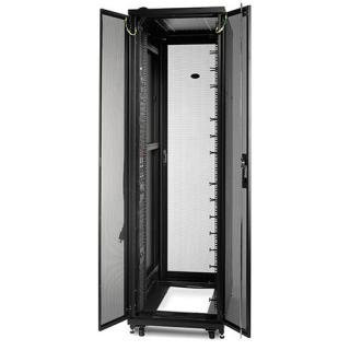 AR2400 NetShelter SV 42U 600x1060MM ściany boczne czarne